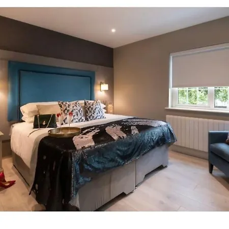 بيت للعطل Central Entire House Comprising 4 كيلارني