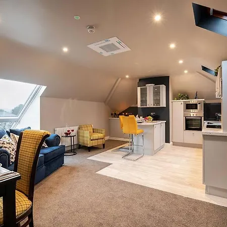 Entire House Comprising 4 * Killarney