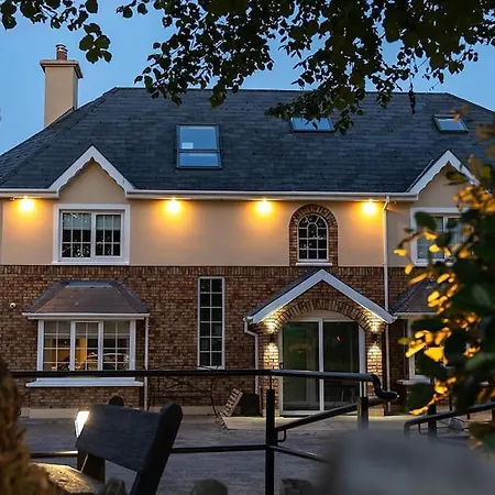 Central Entire House Comprising 4 Holiday home *