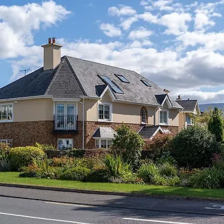 Entire House Comprising 4 Ferienhaus