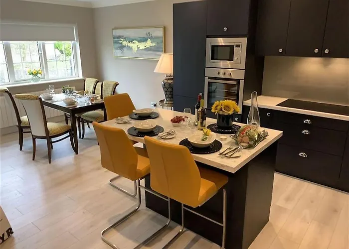 Entire House Comprising 4 Ferienhaus *