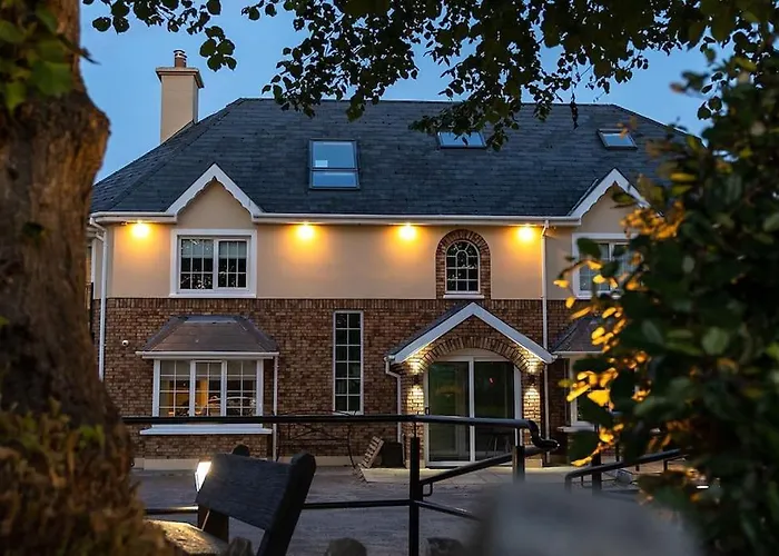 Entire House Comprising 4 Ferienhaus *