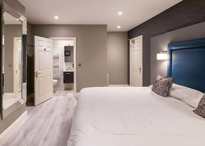 Entire House Comprising 4 *