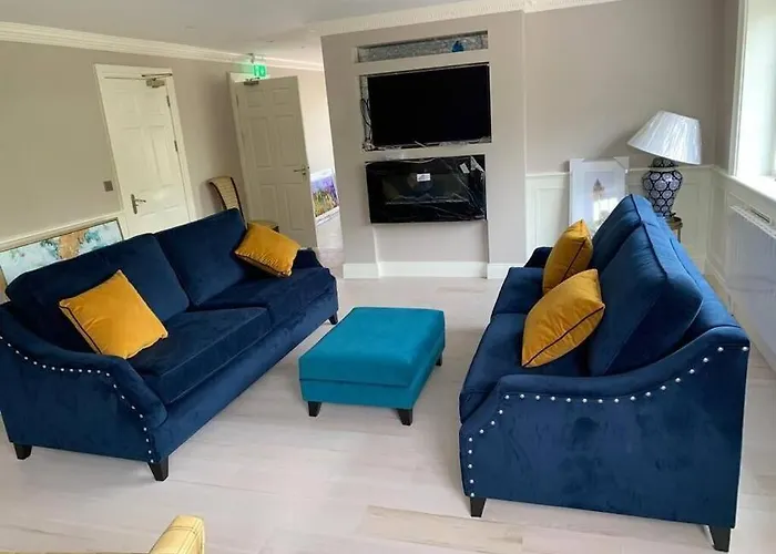 Entire House Comprising 4 Ferienhaus Killarney