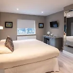 Entire House Comprising 4 بيت للعطل *